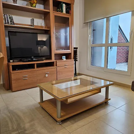 R2R - Apartamento Con Piscina Y Garaje - C03A02 *