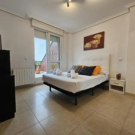 C03a02 Con Piscina Y Garaje Appartement