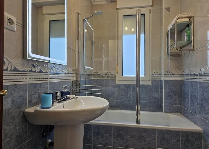 C03a02 Con Piscina Y Garaje By R2r Consulting